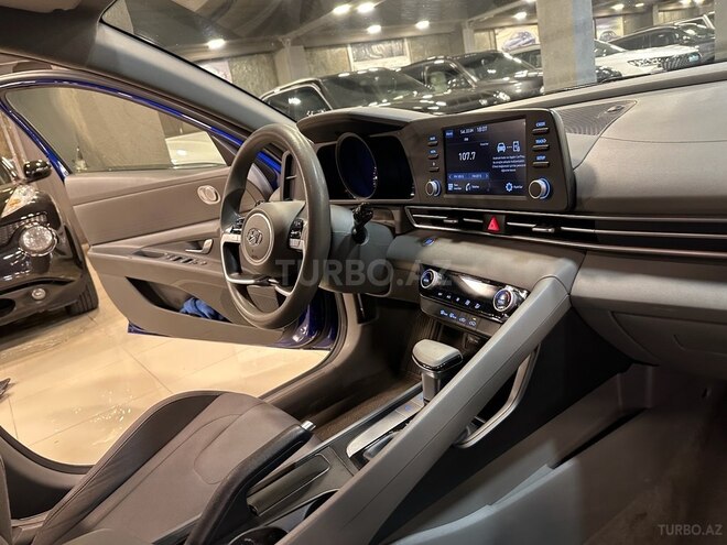 Hyundai Elantra-9