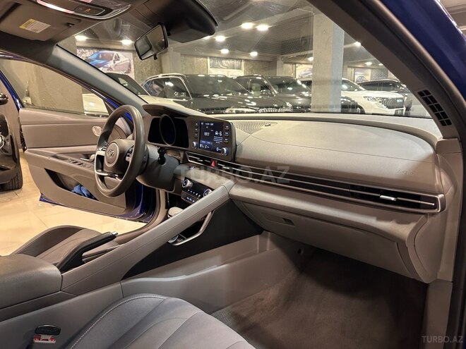 Hyundai Elantra-10