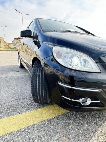 Mercedes B 180 2009, 126,000 km - 1.7 л - Bakı