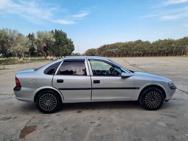 Opel Vectra 1999, 190,000 km - 1.6 l - Sumqayıt