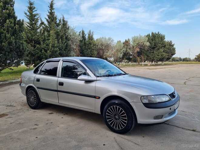Opel Vectra 1999, 190,000 km - 1.6 l - Sumqayıt