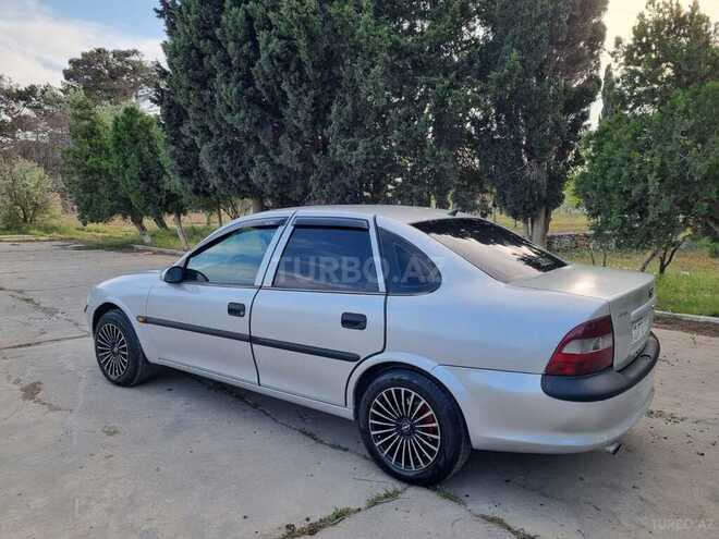 Opel Vectra 1999, 190,000 km - 1.6 l - Sumqayıt