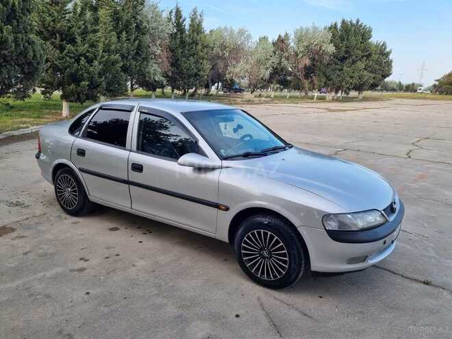 Opel Vectra 1999, 190,000 km - 1.6 l - Sumqayıt