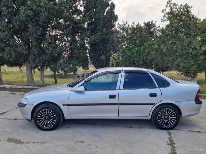 Opel Vectra 1999, 190,000 km - 1.6 l - Sumqayıt