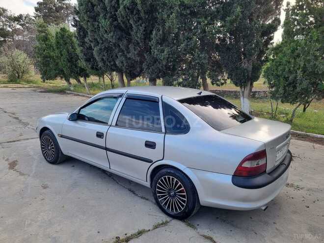 Opel Vectra 1999, 190,000 km - 1.6 l - Sumqayıt