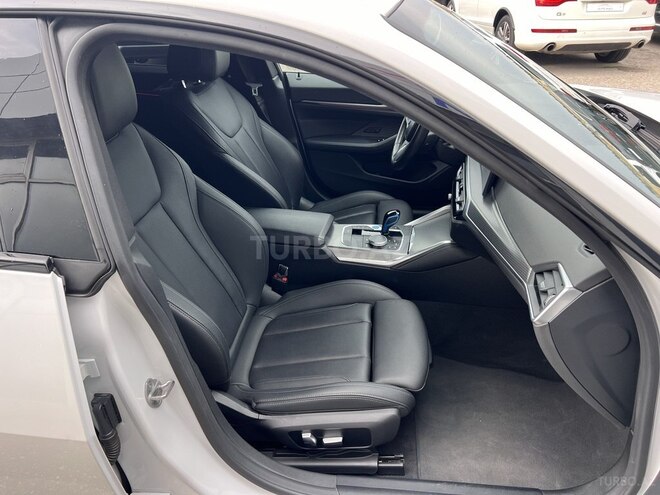 BMW i4-14
