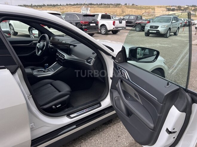 BMW i4-15