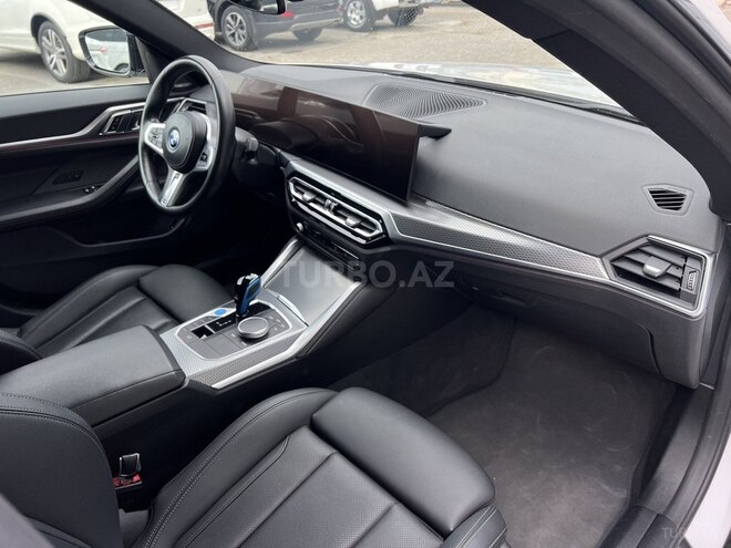 BMW i4-13