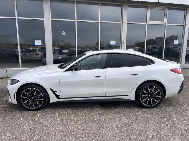 BMW i4-5