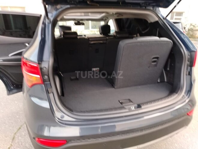 Hyundai Santa Fe-12