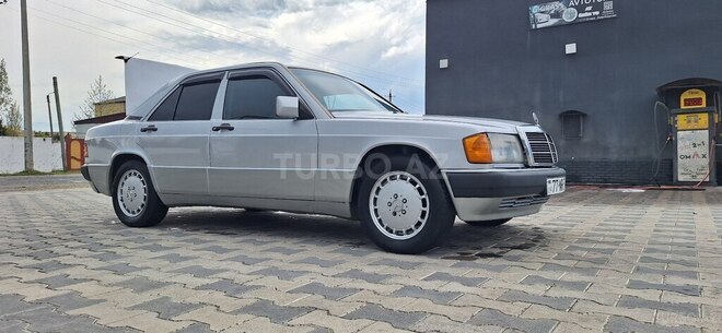 Mercedes 190 1990, 350,000 km - 2.5 л - Astara