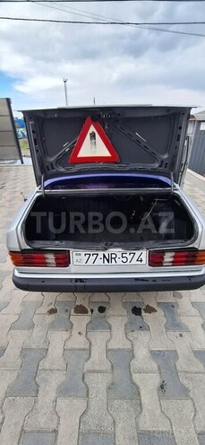 Mercedes 190 1990, 350,000 km - 2.5 л - Astara