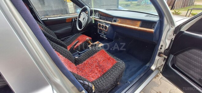 Mercedes 190 1990, 350,000 km - 2.5 л - Astara