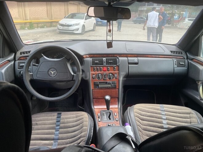 Mercedes E 230 1995, 289,452 km - 2.3 l - Bakı