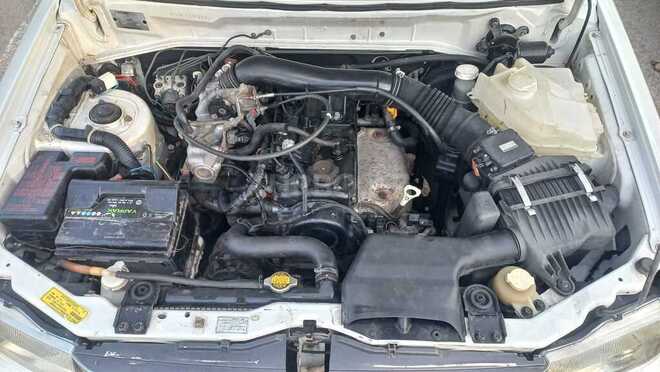 Mitsubishi Pajero io-8