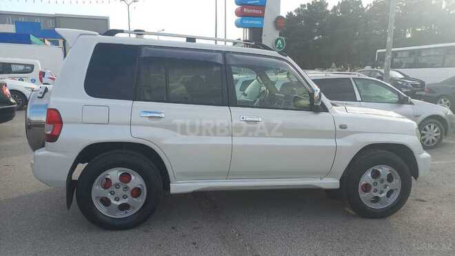 Mitsubishi Pajero io-12