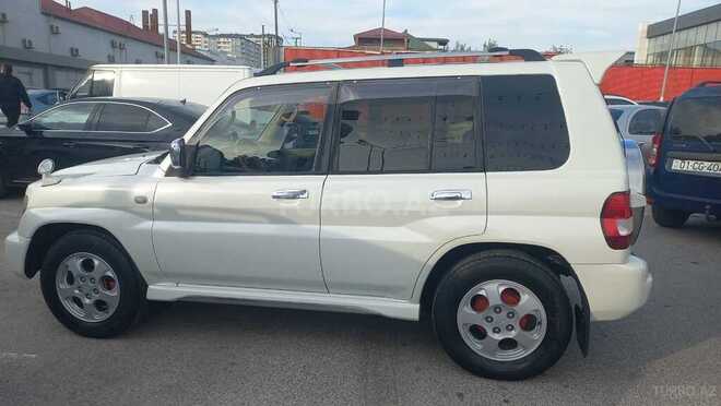 Mitsubishi Pajero io-13