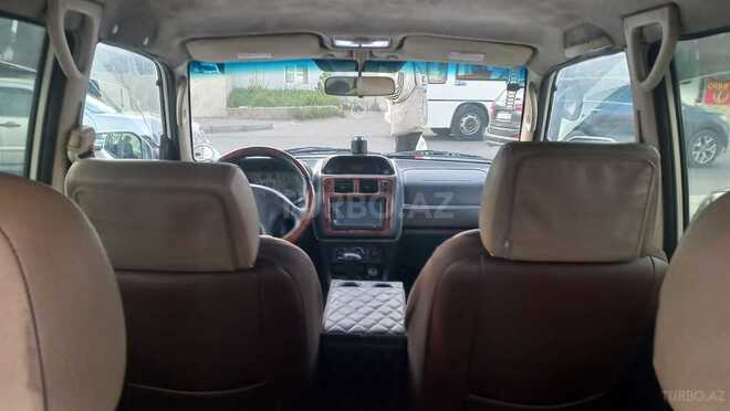 Mitsubishi Pajero io-11