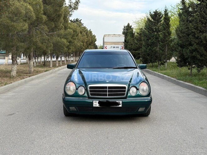 Mercedes E 230 1996, 299,000 km - 2.3 l - Sumqayıt