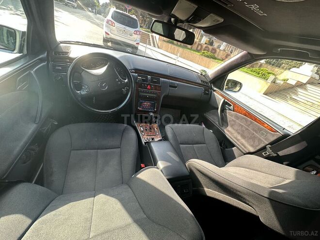 Mercedes E 240 1999, 446,199 km - 2.4 l - Xırdalan