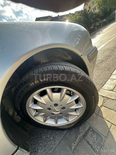 Mercedes E 240 1999, 446,199 km - 2.4 l - Xırdalan