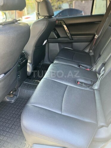 Toyota Land Cruiser Prado-10
