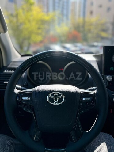 Toyota Land Cruiser Prado-11