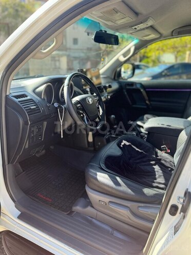 Toyota Land Cruiser Prado-9