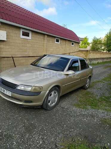 Opel Vectra 1996, 299,809 km - 1.8 l - Balakən