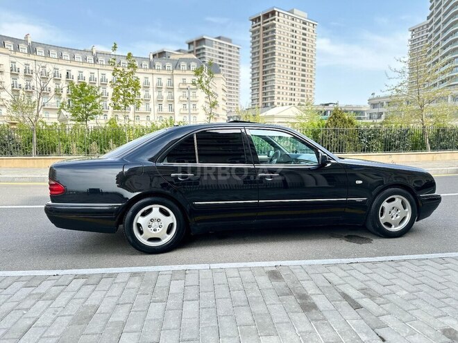 Mercedes E 280 1999, 325,269 km - 2.8 l - Bakı