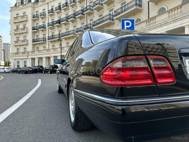 Mercedes E 280 1999, 325,269 km - 2.8 l - Bakı