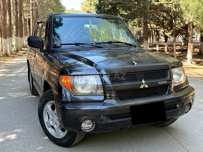 Mitsubishi Pajero io-5
