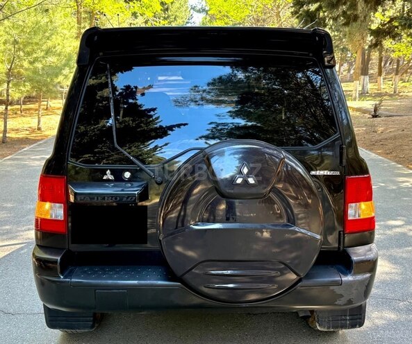 Mitsubishi Pajero io-10