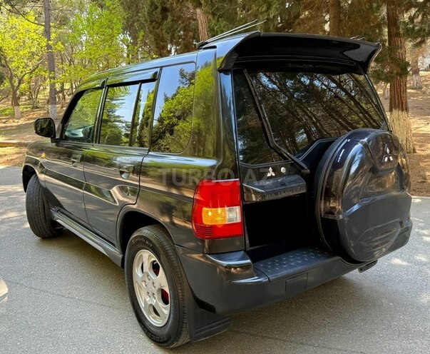 Mitsubishi Pajero io-12