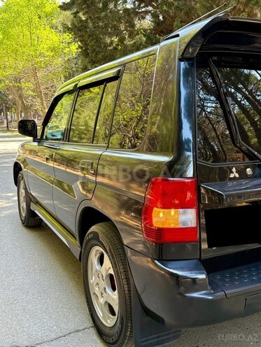 Mitsubishi Pajero io-15