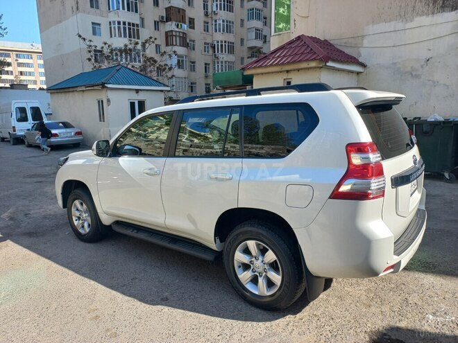 Toyota Land Cruiser Prado-6
