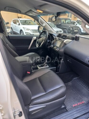 Toyota Land Cruiser Prado-8