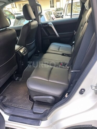 Toyota Land Cruiser Prado-10