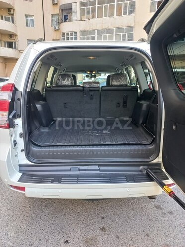 Toyota Land Cruiser Prado-12