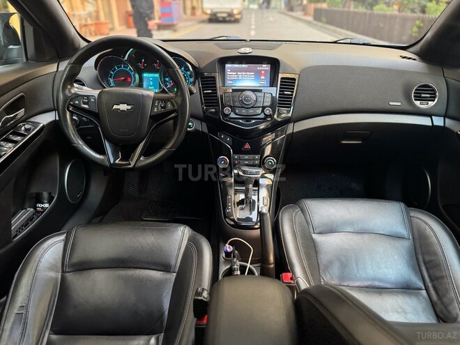 Chevrolet Cruze-12