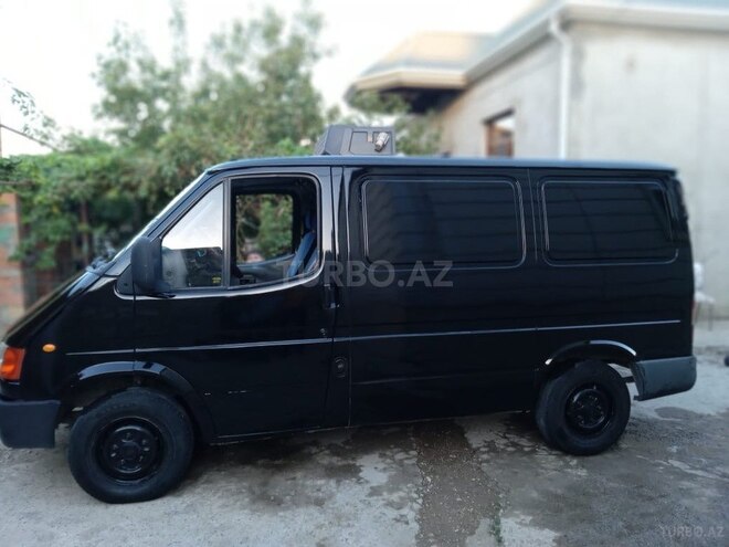 Ford Transit-8
