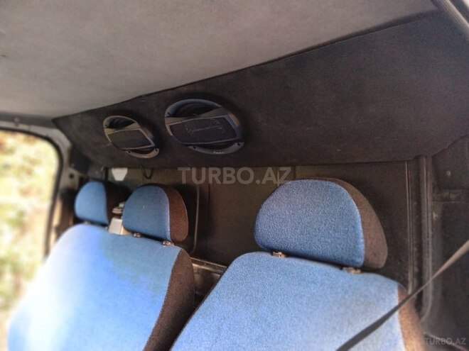 Ford Transit-6