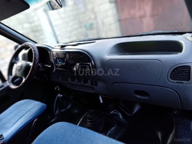 Ford Transit-5