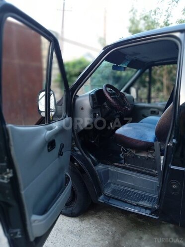 Ford Transit-7