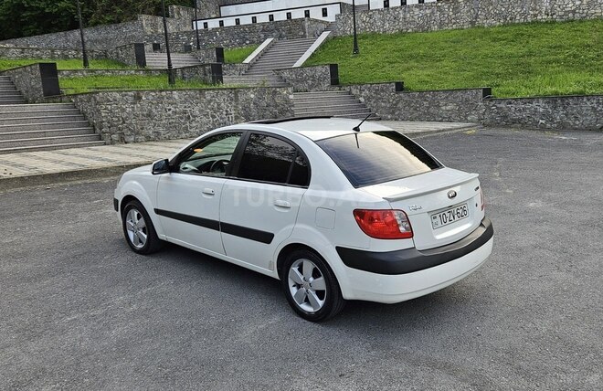 Kia Rio 2008, 202,000 km - 1.6 l - Şəki