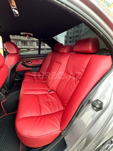 BMW 528 2001, 270,000 km - 2.8 l - Sumqayıt