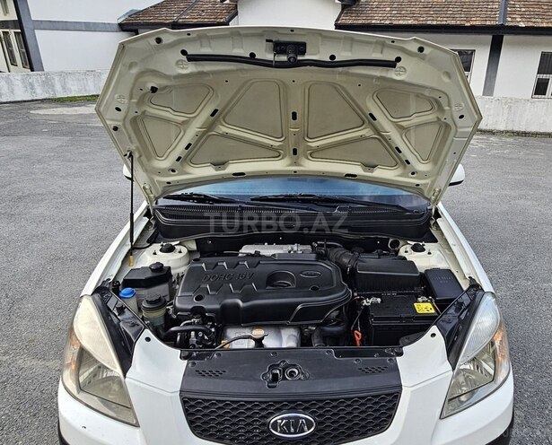 Kia Rio 2008, 202,000 km - 1.6 l - Şəki