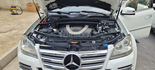 Mercedes GL 500 4MATIC 2010, 175,600 km - 5.5 l - Bakı