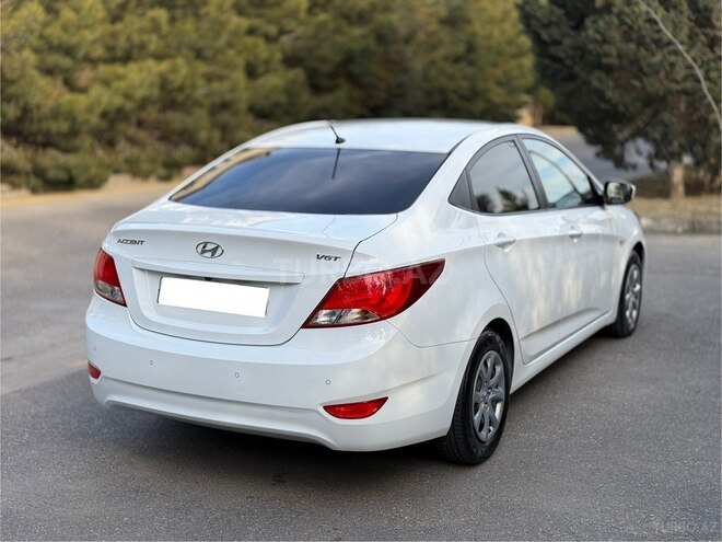 Hyundai Accent 2015, 88,000 km - 1.6 l - Bakı