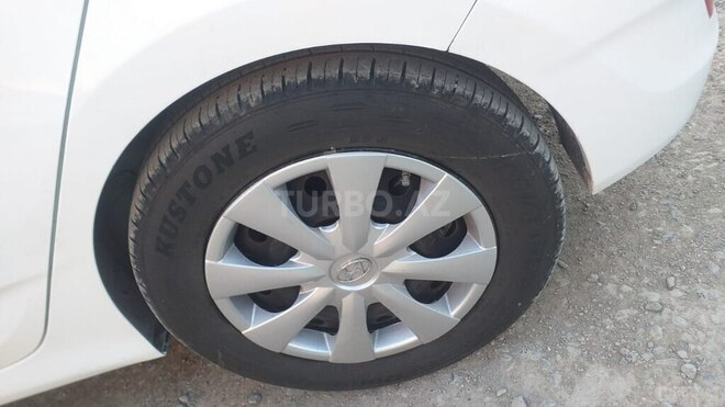 Hyundai Accent 2015, 202,805 km - 1.6 л - Bakı